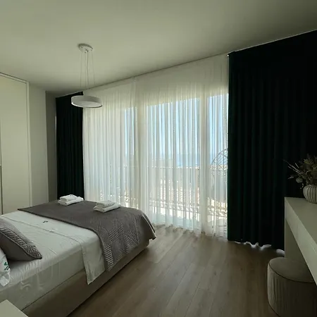 Privat Pool Gem 82, Coast *