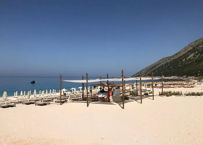 Privat Pool Gem 82, Coast Villa