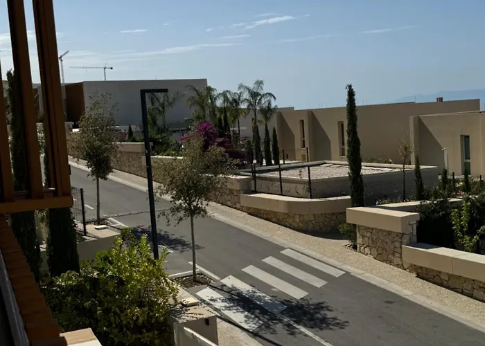 Privat Pool Gem 82, Coast Villa