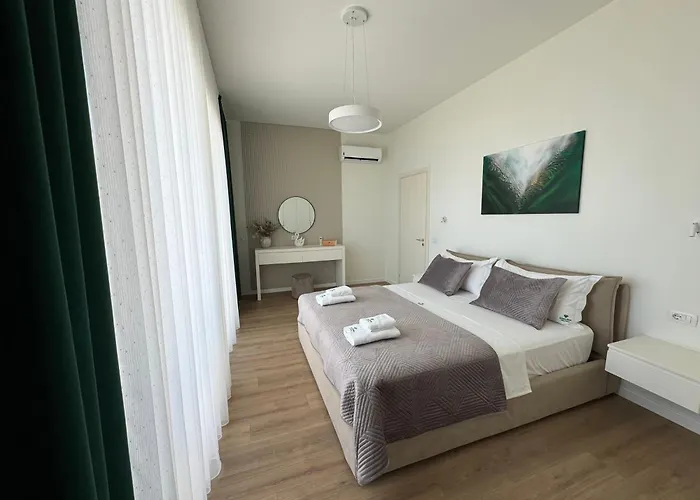 Privat Pool Gem 82, Coast * Dhërmi