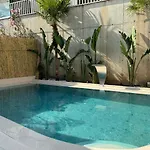 Privat Pool Gem 82, Coast 别墅 *