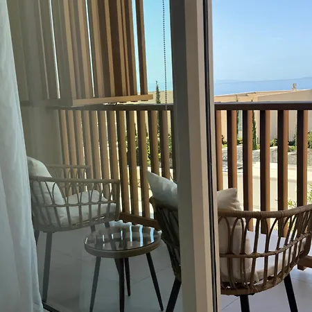 Villa Pool Gem 82, Coast
