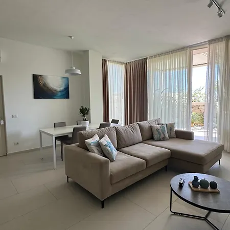Pool Gem 82, Coast Villa