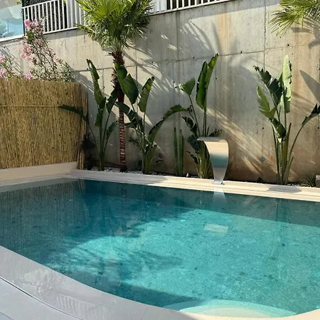 Privat Pool Gem 82, Coast ヴィラ *