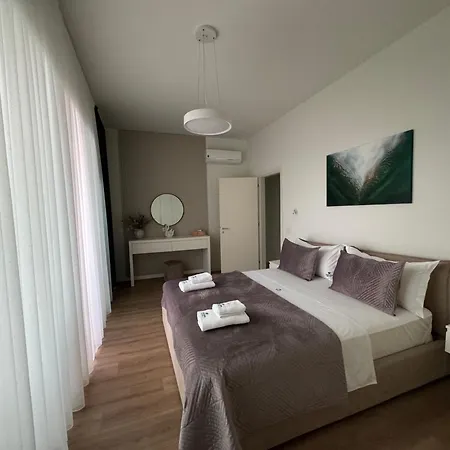 Privat Pool Gem 82, Coast * Dhërmi