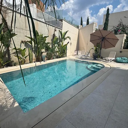 Privat Pool Gem 82, Coast * Dhërmi