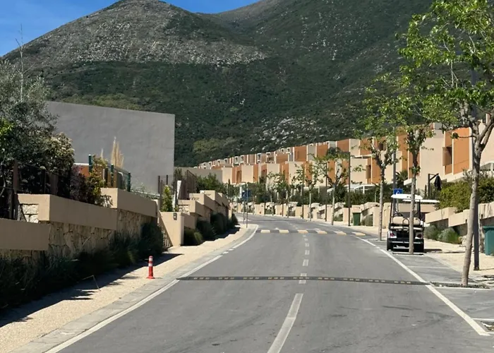 Privat Pool Gem 82, Coast Villa Dhermi