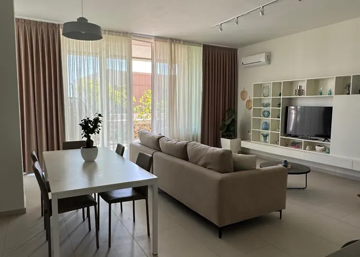 Privat Pool Gem 82, Coast Вилла