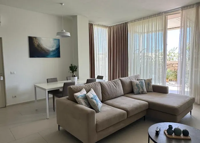 Privat Pool Gem 82, Coast Вилла