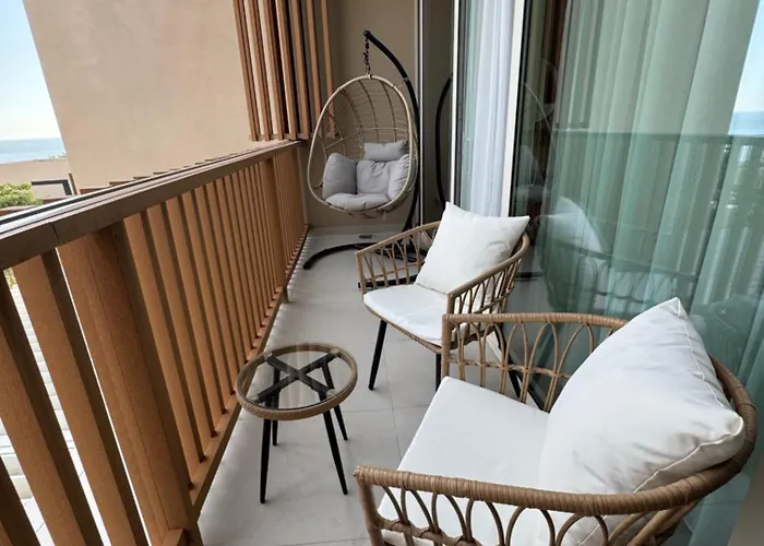 Privat Pool Gem 82, Coast Villa