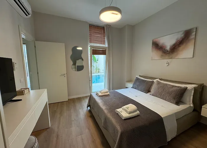 Privat Pool Gem 82, Coast