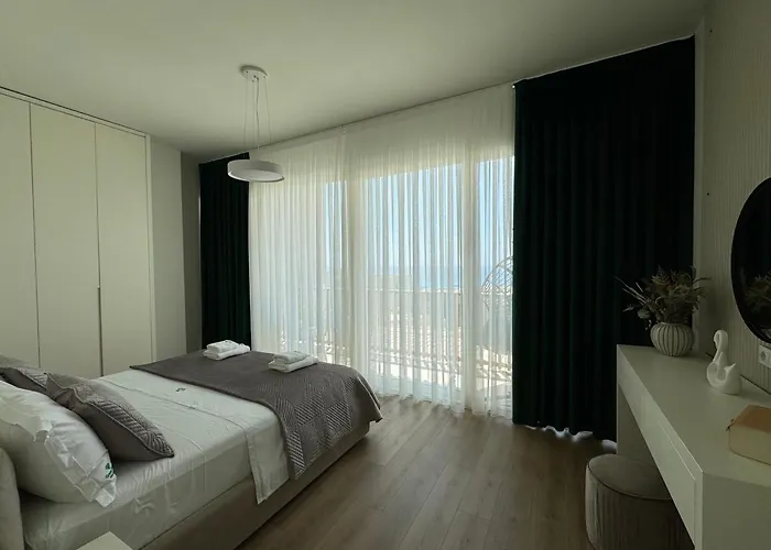 Privat Pool Gem 82, Coast *